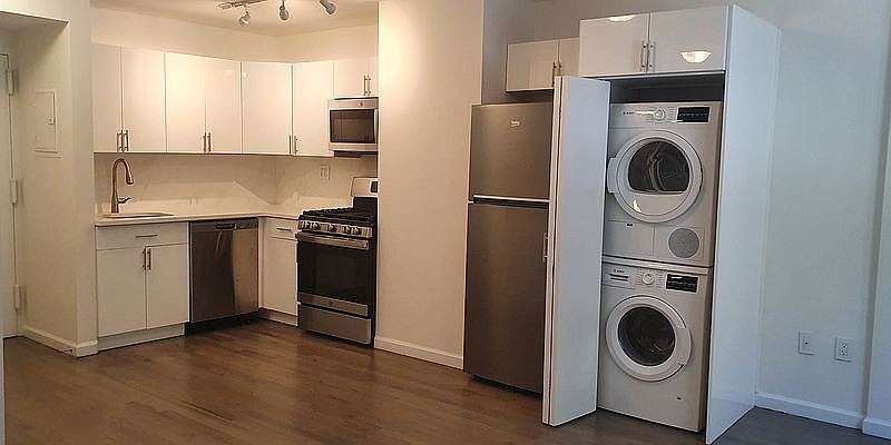 1st image of 379 E 10th St APT 1A