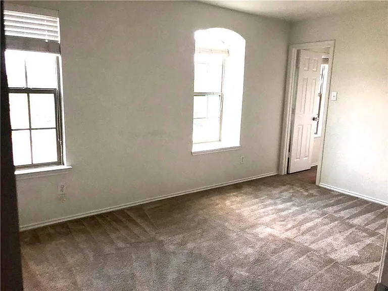 14320 Lake Victor Dr — Photo 12