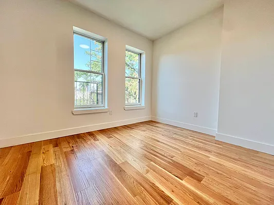 Rented by ERNY LLC | media 11