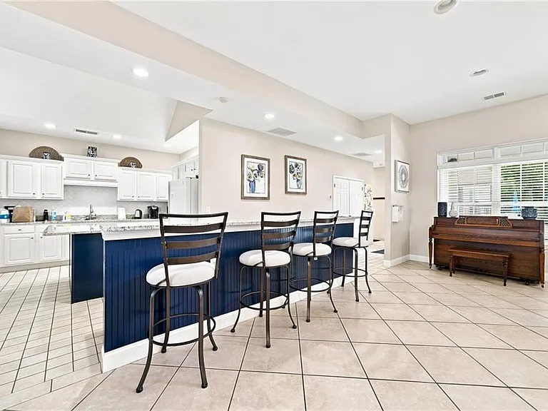 3204 Village Ln — Photo 42