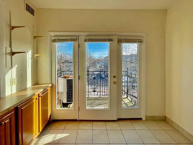 1137 Commonwealth Ave #3 — Photo 4