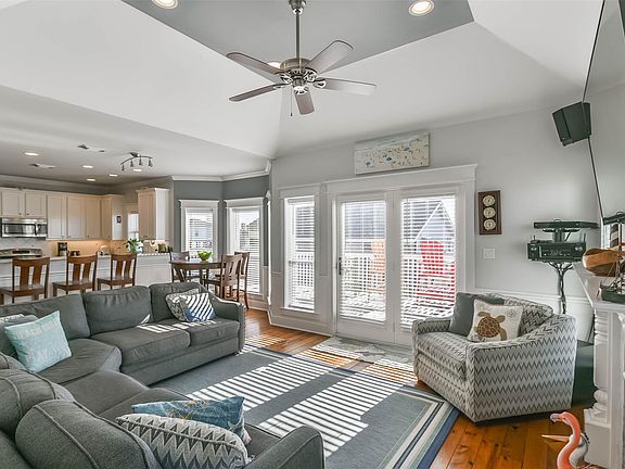 3rd image of 21331 Gulf Dr