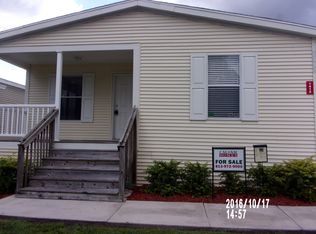 1412 Four Seasons Blvd, Tampa, FL 33613