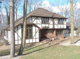 2395 Oak Tree Dr NW, Dover, OH 44622