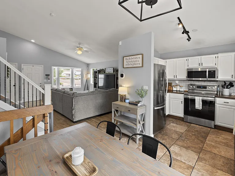 4570 Lincoln Plaza Dr — Photo 8