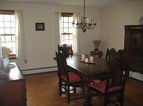 2nd image of 12 New Castle St