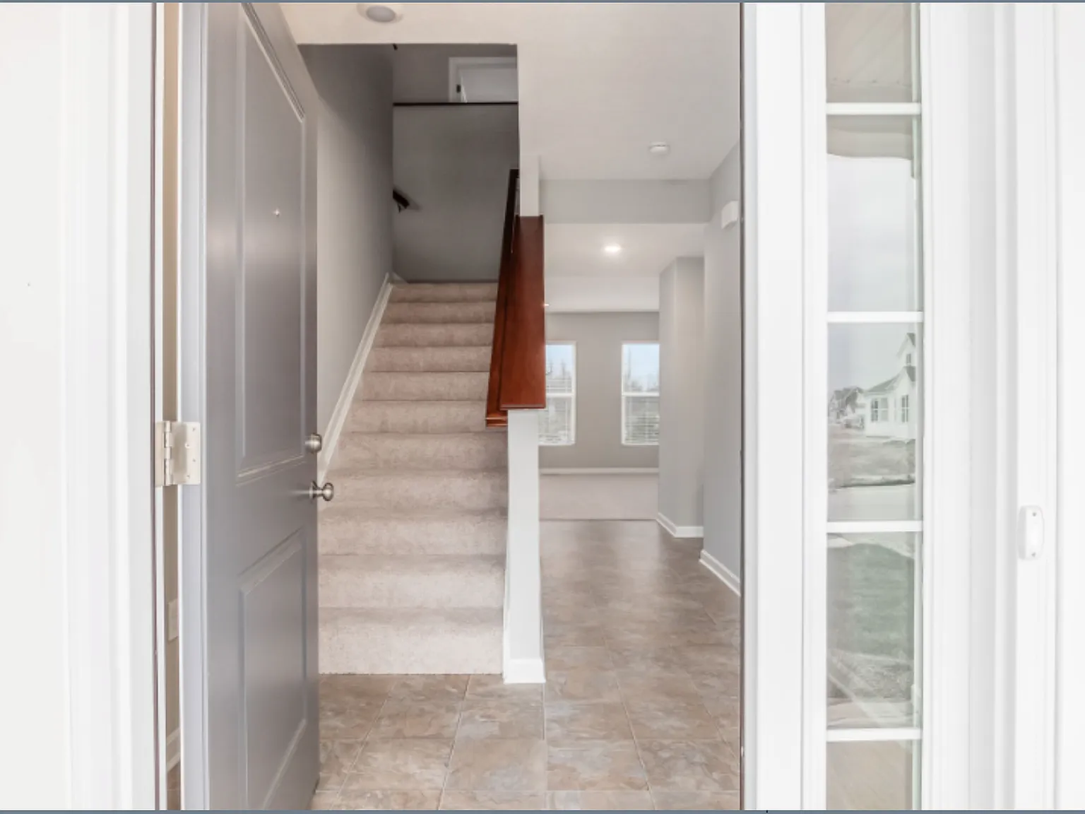 4 bed, 2600 sqft, $3,400 — Photo 4