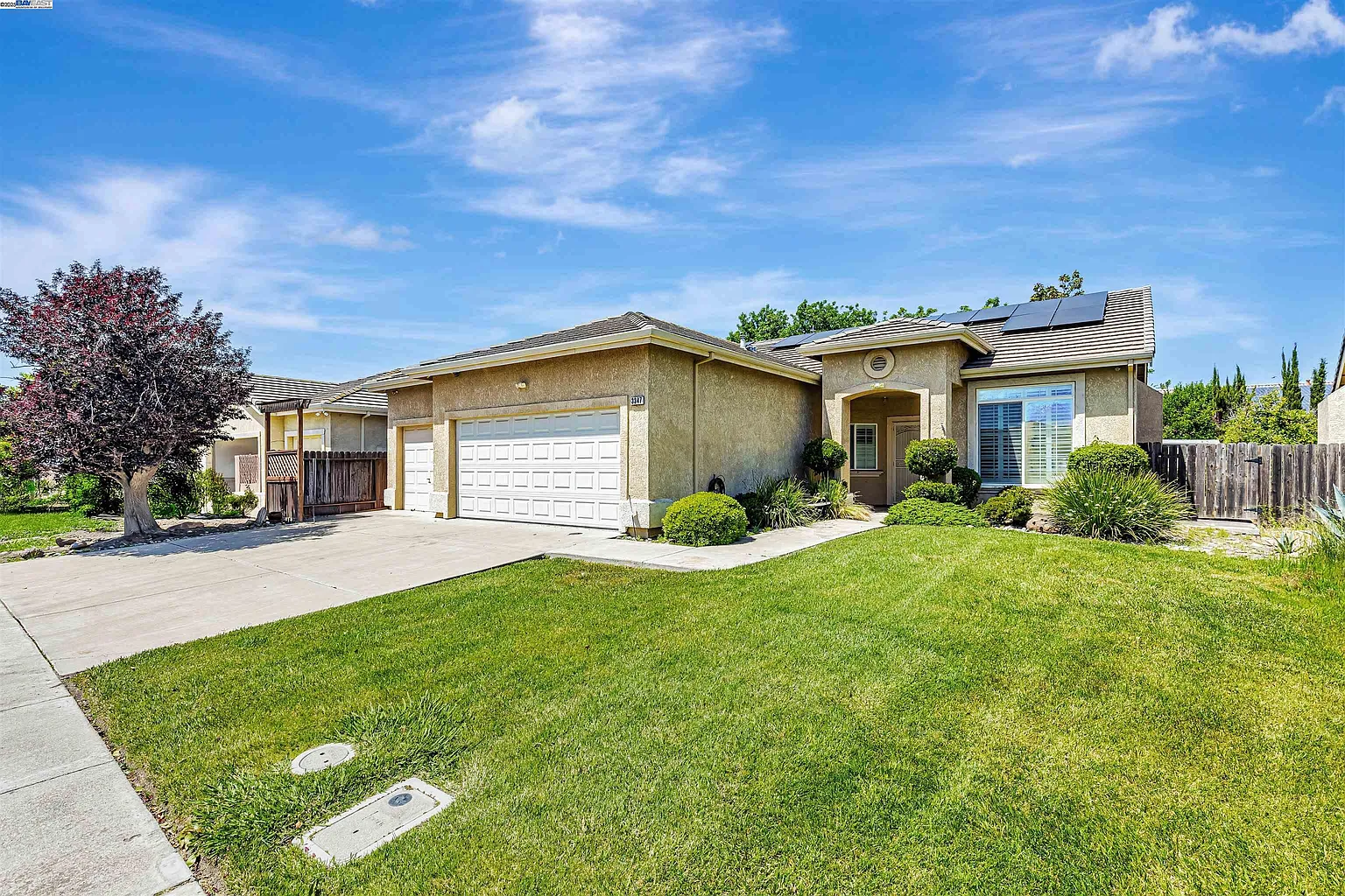 3347 McVie Dr photo 1