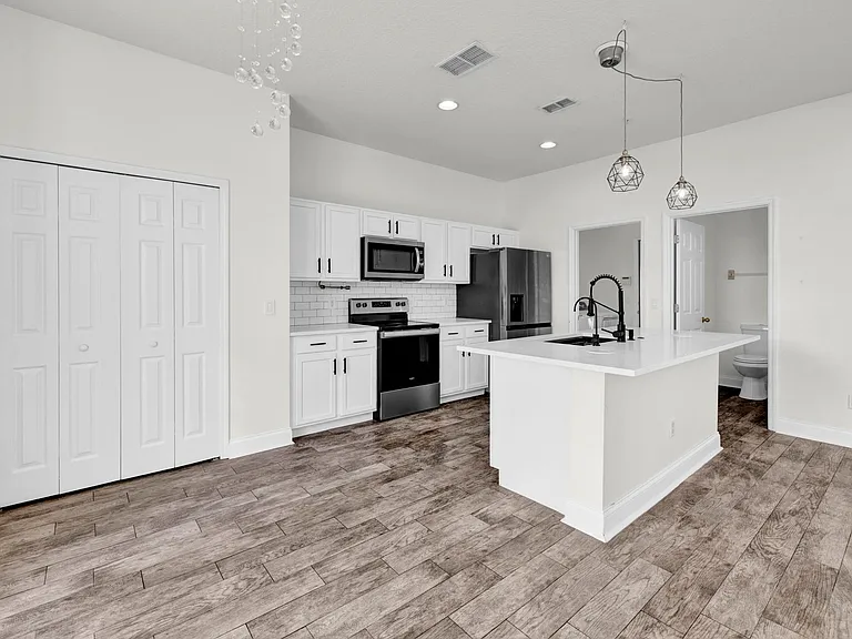 6130 Chapledale Dr — Photo 6