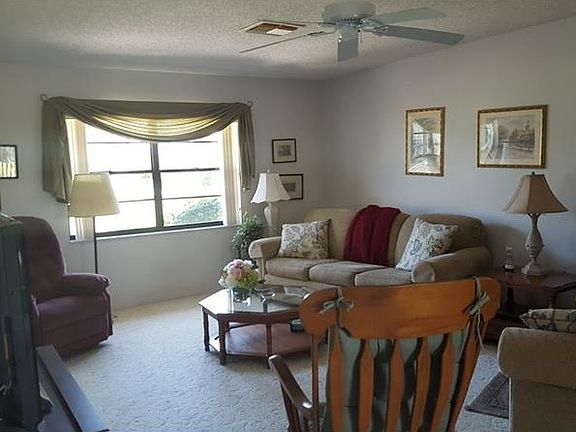 4th image of 204 N Brockfield Dr