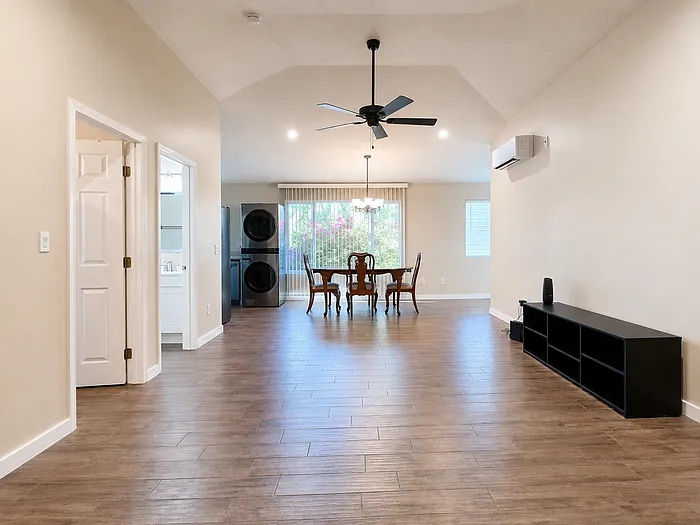 2885 Coral St #2 — Photo 8