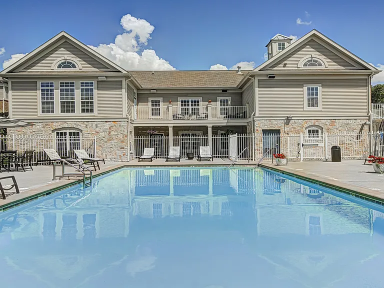 StoneBridge Luxury Apartment Homes — Photo 14