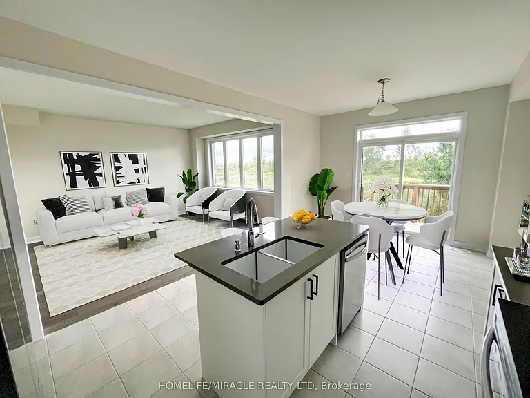 66 Aviron Cres — Photo 10