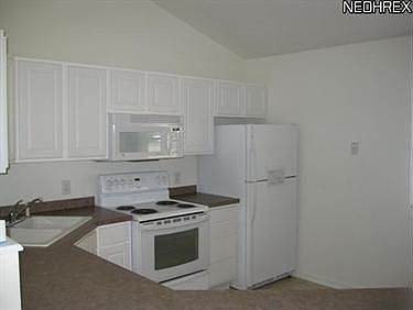 3rd image of 110 Lakewood Dr