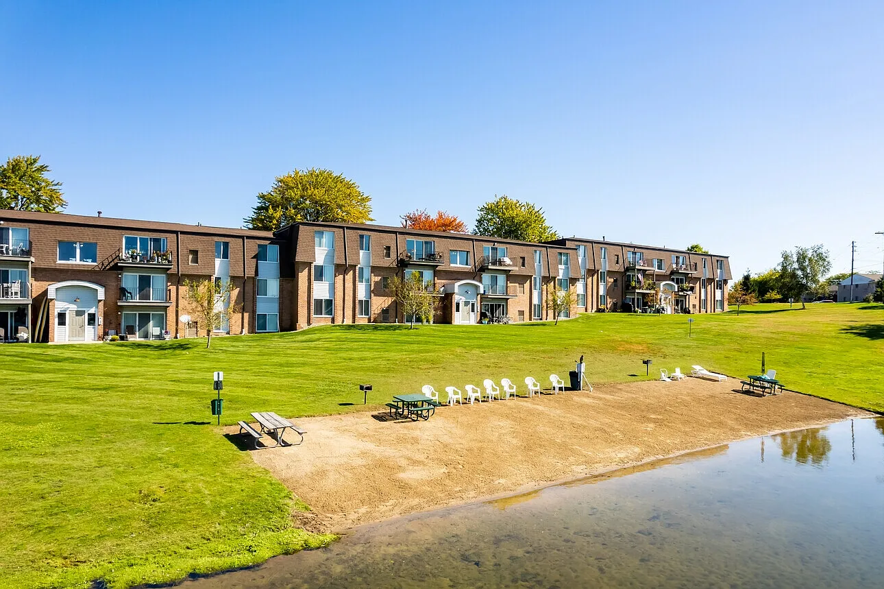 Greens Lake Apartments — Photo 2