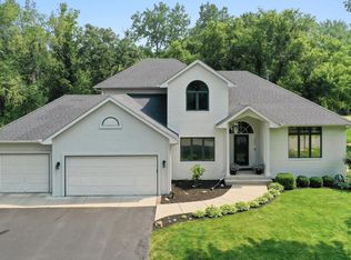 3672 Robin Ln, Eagan, MN 55122