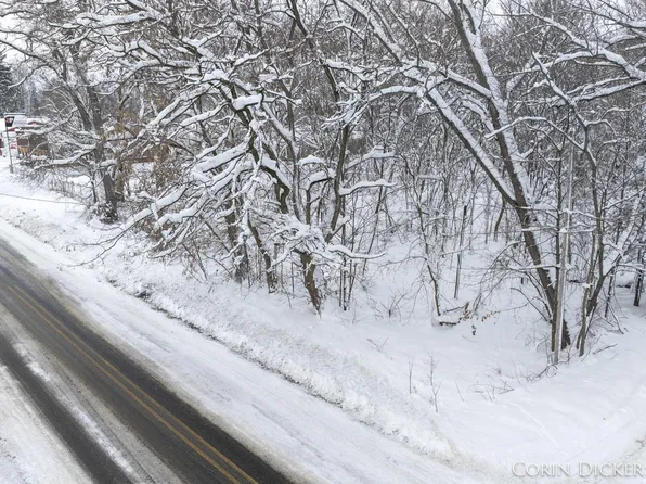 5075 Whites Bridge Rd, Belding, MI 48809