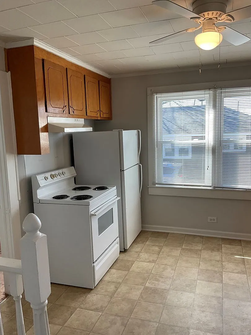 Studio Apartment in Belmont - Available Now! Welcome Home! — Photo 2
