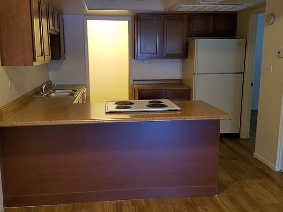 Spacious, Open & MODERN Kitchen!