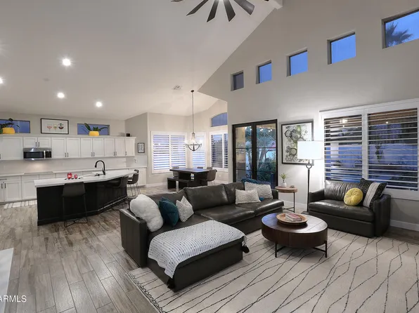911 E Mountain Vista Drive, Phoenix, AZ 85048
