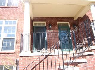 1st image of 613 Village Ln #1