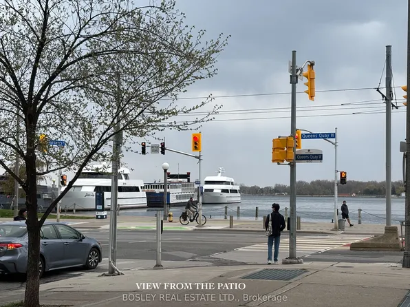 600 Queens Quay W #106, Toronto, ON M5V 3M3