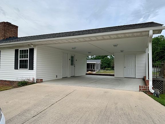 4th image of 212 Pinewood Dr