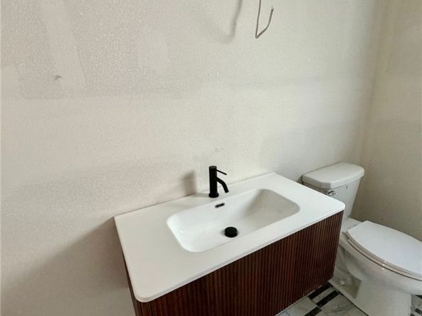 fayetteville-arkansas-442645588 picture