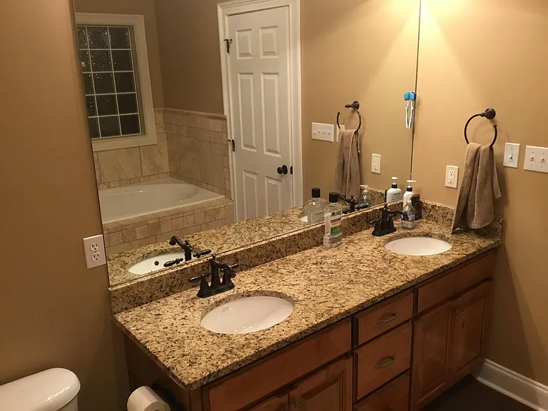 514 N Donahue Dr — Photo 6