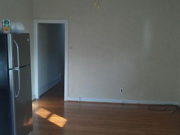 5th image of 888 N 23rd St Floor 3