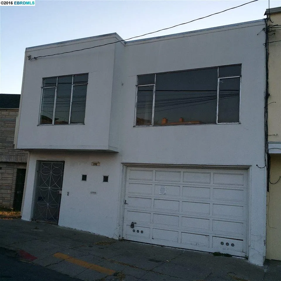 206 Bridgeview Dr photo 1