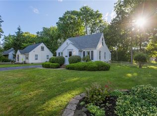 10 Woodside Ln, Rochester, NY 14616