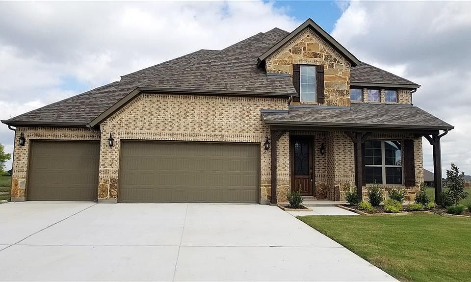 1st image of 210 Crystal Creek Ln