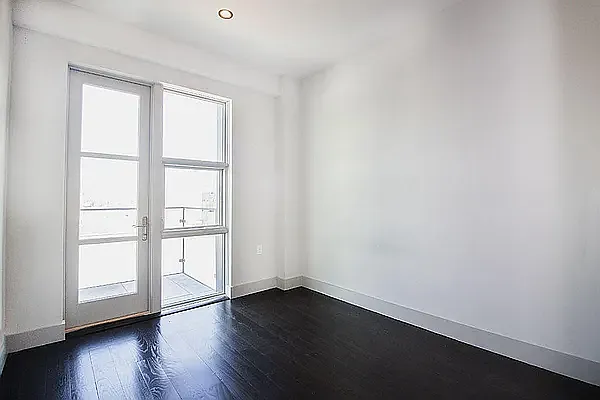 56 Box St #5A — Photo 3