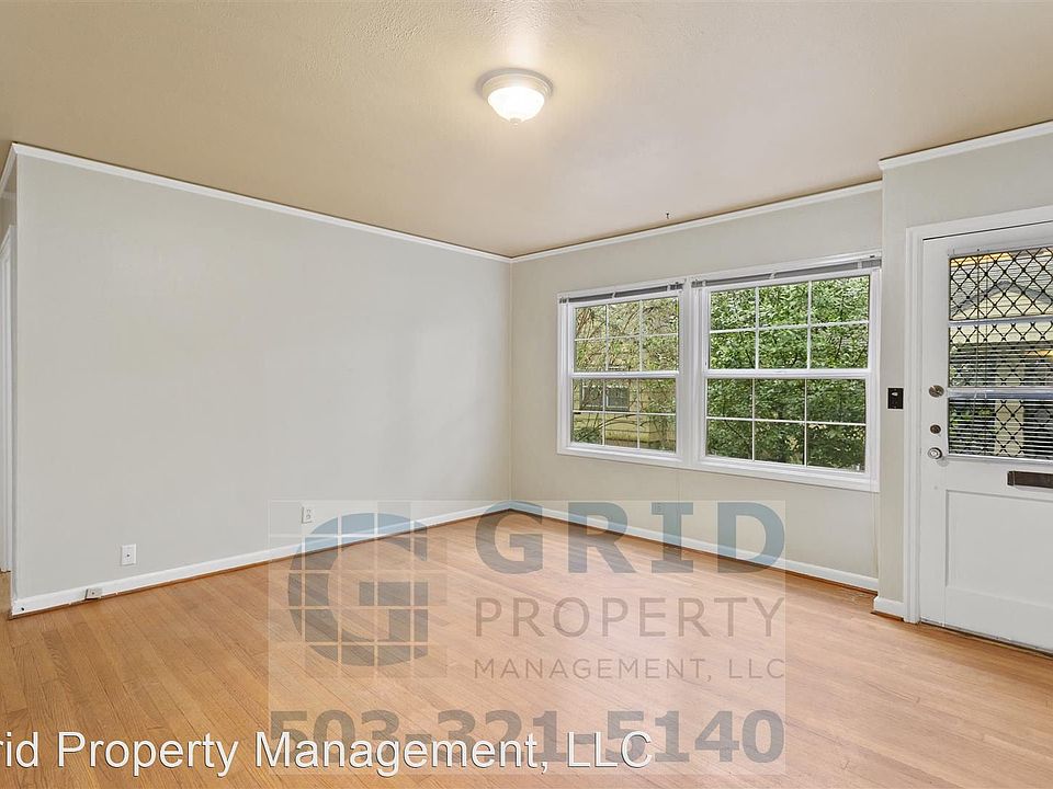 1st image of 3512 SE 26th Ave #10456615