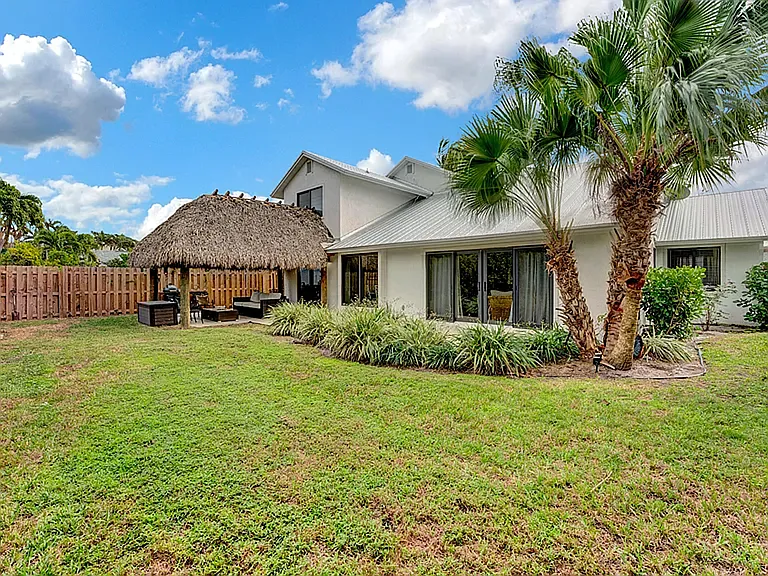 1113 Rainwood Cir W — Photo 27