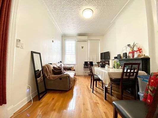 2nd image of 1465 Greene Ave #1