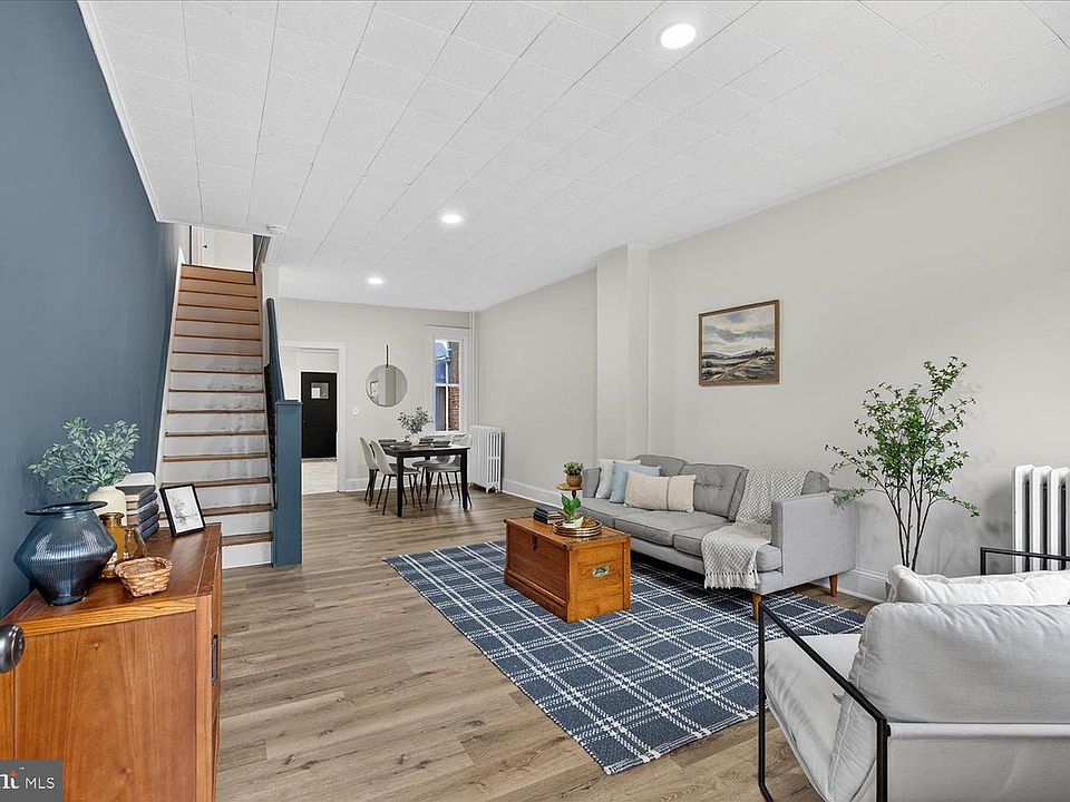 1st image of 718 High St