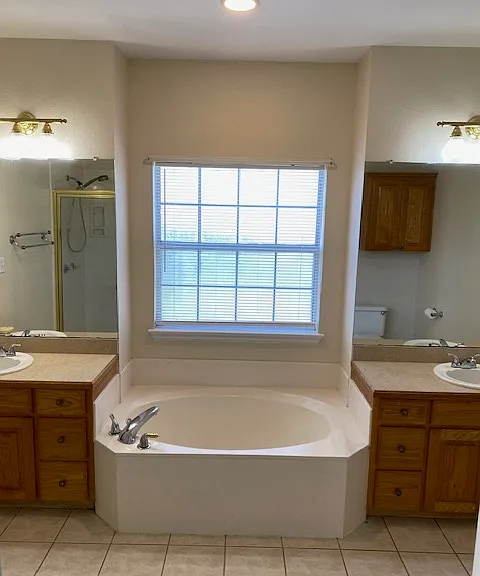 MasterBath with his/her sinks and vanities