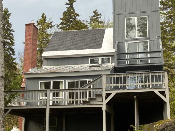 2011 Clark St, Carrabassett Valley, ME 04947