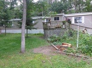 9758 5th Ave, Almond, WI 54909