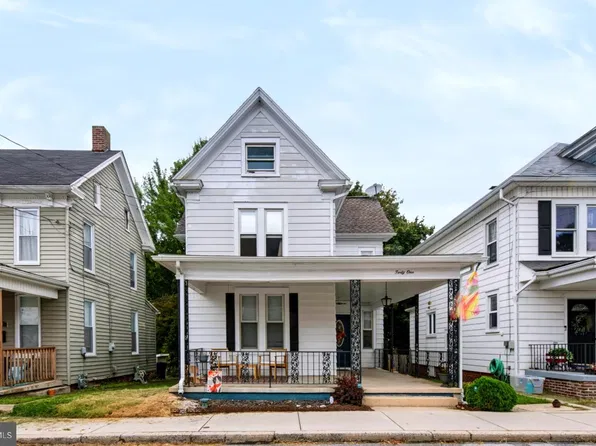 41 E Maple St, Dallastown, PA 17313