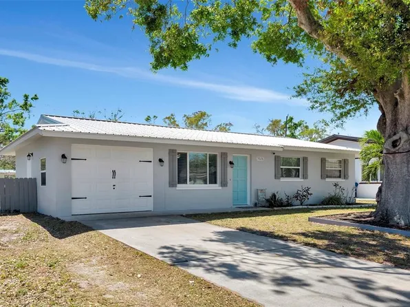 5026 Brookmeade Dr, Sarasota, FL 34232
