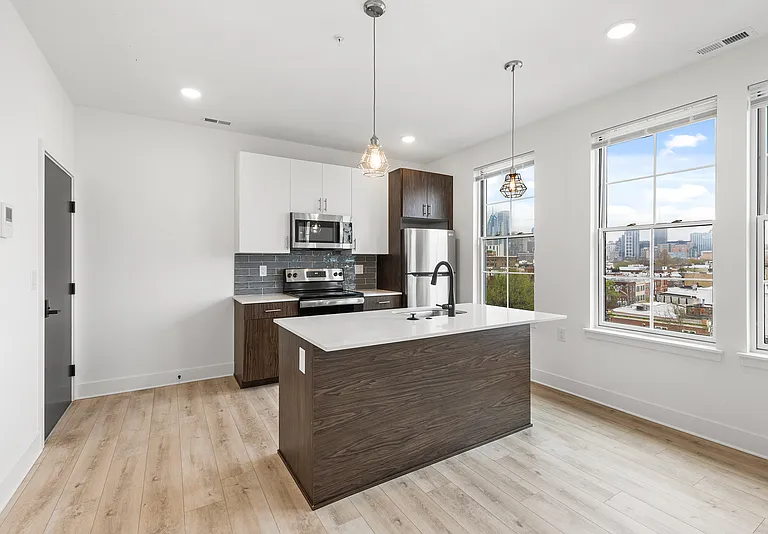 943 Washington Ave #306 — Photo 3
