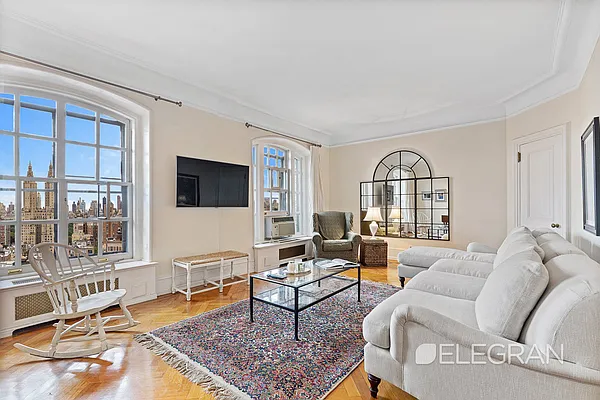 Sold by (Legacy) Elegran | media 1