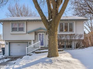 525 N 9th St, Carlisle, IA 50047