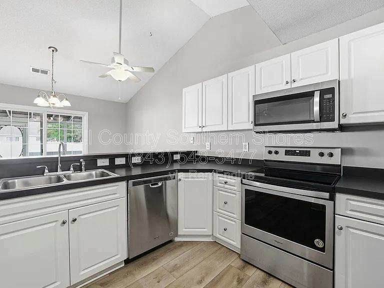 412 Harbour Reef Dr — Photo 16