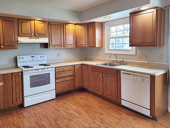 4th image of 41 Meadow Wood Dr