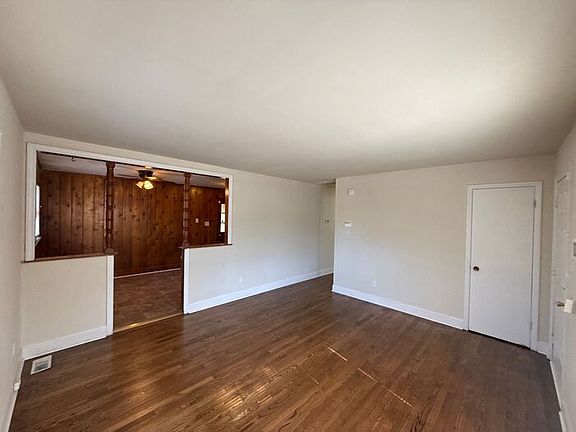 3rd image of 4428 Brooktree Dr