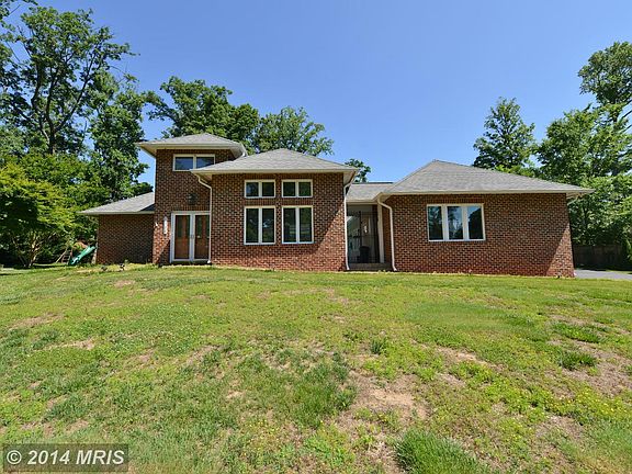 3rd image of 6108 River Dr